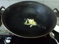 十分诱人的鲫鱼汤做法图解2)