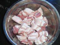 清香荷叶粉蒸肉做法图解1)