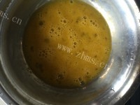 清爽的柠香牛奶蛋饼做法图解3)