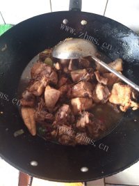 回味无穷的红烧鸡肉做法图解4)
