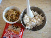 榨菜豆腐猪肉锅贴做法图解5)