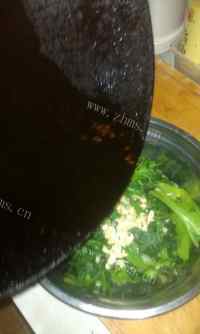 美味的凉拌菠菜做法图解6)