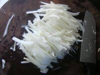 简单的黑木耳炒大白菜梗做法图解2)