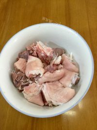 劲道孜然猪手做法图解1)