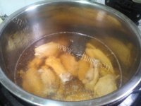 美味的加料青柠鸡翅汤做法图解6)