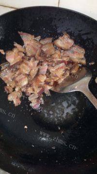 美味的腊肉炒蒜薹做法图解6)