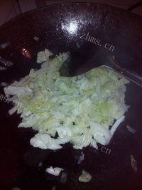 珍馐美味的鸡蛋白菜面做法图解6)
