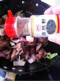 美味的孜然排骨