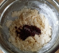 自制蔓越莓小饼干做法图解6)