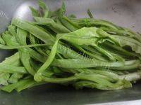 家常豆豉鲮鱼油麦菜做法图解1)
