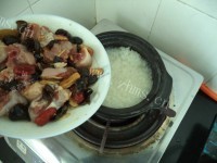 好吃木耳滑鸡煲仔饭做法图解7)