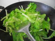 美味营养的清炒生菜做法图解3)