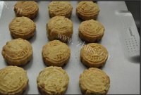 回味无穷的广式红豆沙月饼做法图解9)