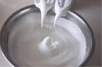 自制烫面戚风蛋糕做法图解5)