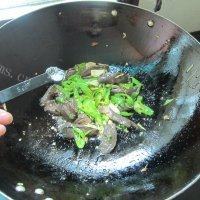 家常菜辣炒鸭血