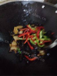 家常菜木耳炒肉做法图解6)