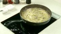 家常菜凉拌绿豆芽做法图解2)
