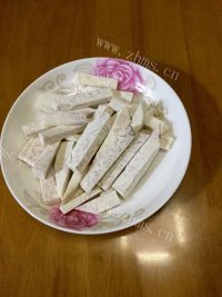 香芋蒸排骨做法图解2)