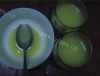 诱人的果冻三色杯