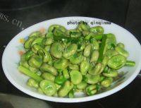家常菜蒜苗炒蚕豆
