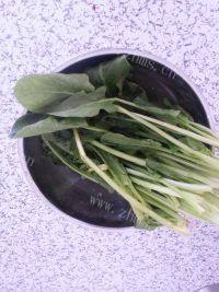 美味的菠菜鸡蛋汤做法图解2)