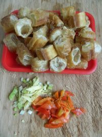 家常菜丝瓜炒油条做法图解2)
