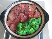 美味的腊味煲仔饭做法图解10)