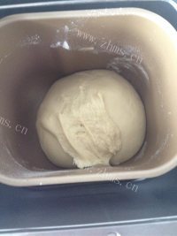 口感不错的牛奶排包做法图解4)