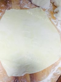 玉盘珍馐的家常葱油饼做法图解5)