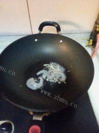 外婆教我做韭菜虾仁炒鸡蛋做法图解4)