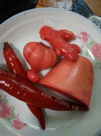家常菜鲫鱼豆腐汤做法图解2)