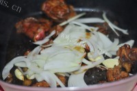 美味的胡萝卜羊肉烩饭做法图解5)