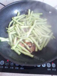 #美食派#豆角炒肉做法图解6)