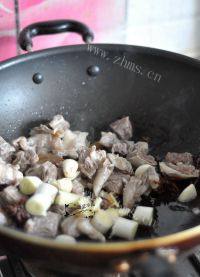 下酒菜红烧牛肉做法图解5)