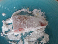 美味的柠香鲷鱼排做法图解4)