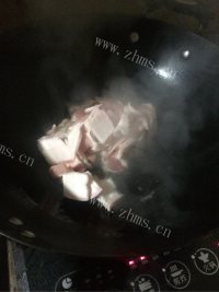 家常菜莲藕炒肉片做法图解3)