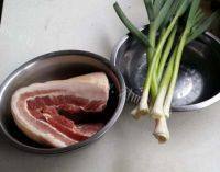 家常菜炒回锅肉做法图解1)