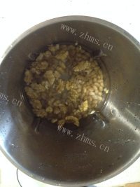 美味的核桃豆浆做法图解5)