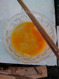 美味的鸡蛋菠菜汤做法图解2)
