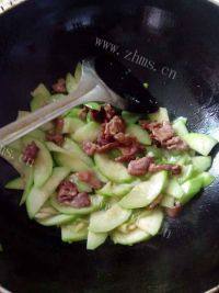 家常菜丝瓜炒肉片做法图解6)