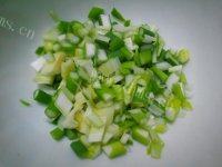 美味早餐香葱花卷做法图解3)