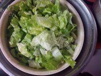 简单的生菜炒豆皮做法图解3)