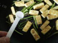 香菜豆腐做法图解6)