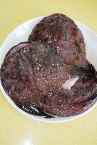 美味的安康鱼炖豆腐做法图解1)