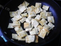 家常菜豆干炒腊肉做法图解6)