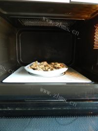 美味微波版琥珀核桃仁做法图解4)