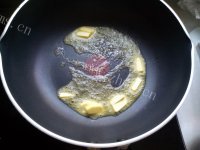 回味无穷的花生牛轧糖做法图解4)