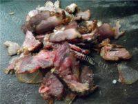 兰豆木耳蒜苗炒腊肉做法图解4)