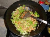 色味俱佳的葱香蛋炒饭做法图解8)