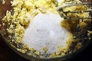自制巧克力豆磅蛋糕做法图解3)
